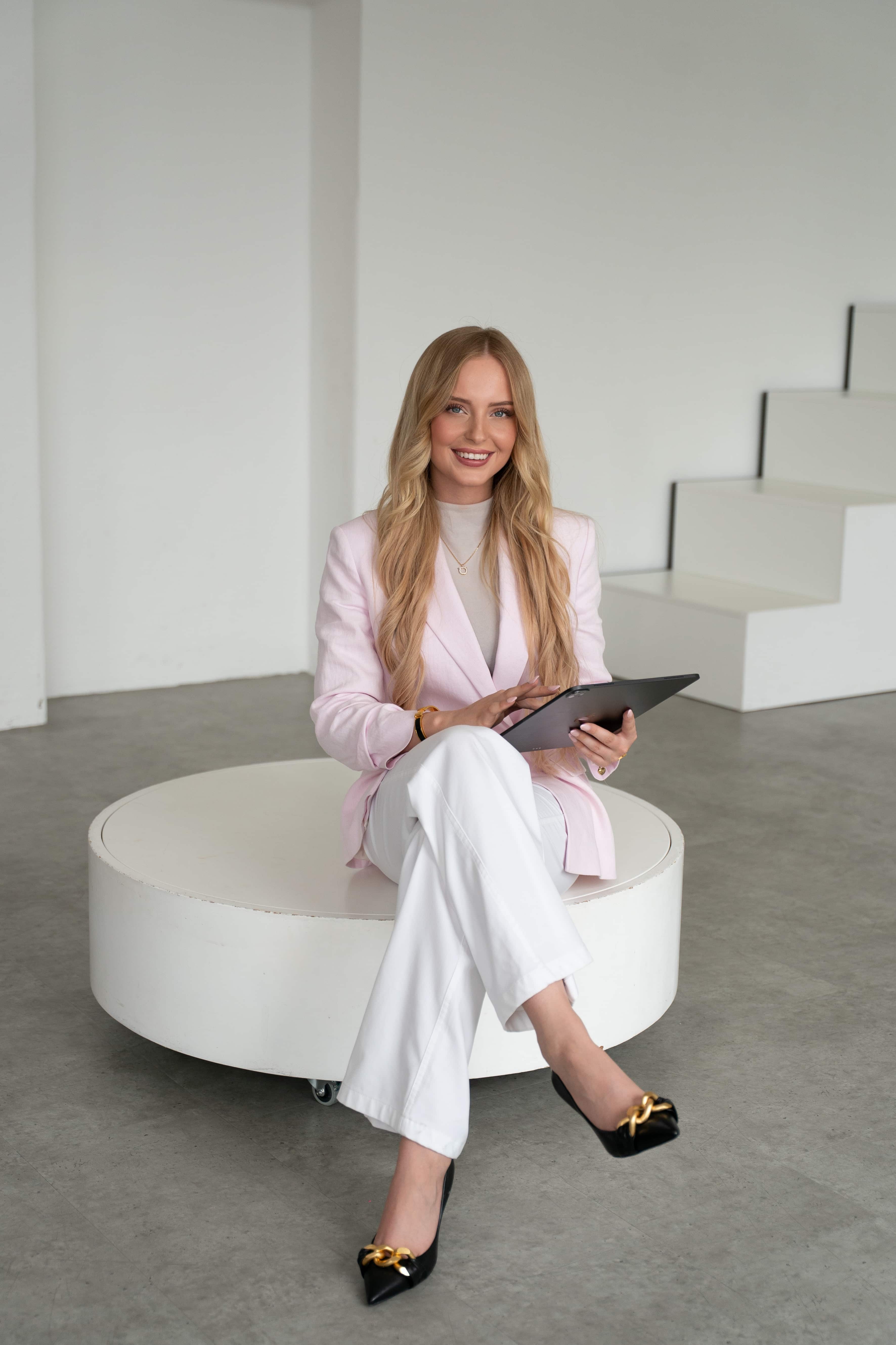 Anna Leah Ortmann, Immobilienkauffrau bei H&O immo